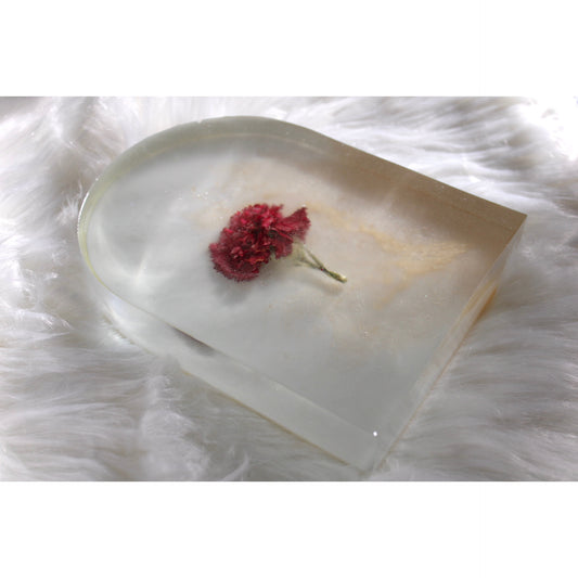 Resin arch w/ real flower