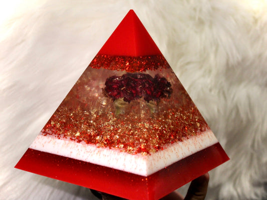 Resin pyramid w/ real flower